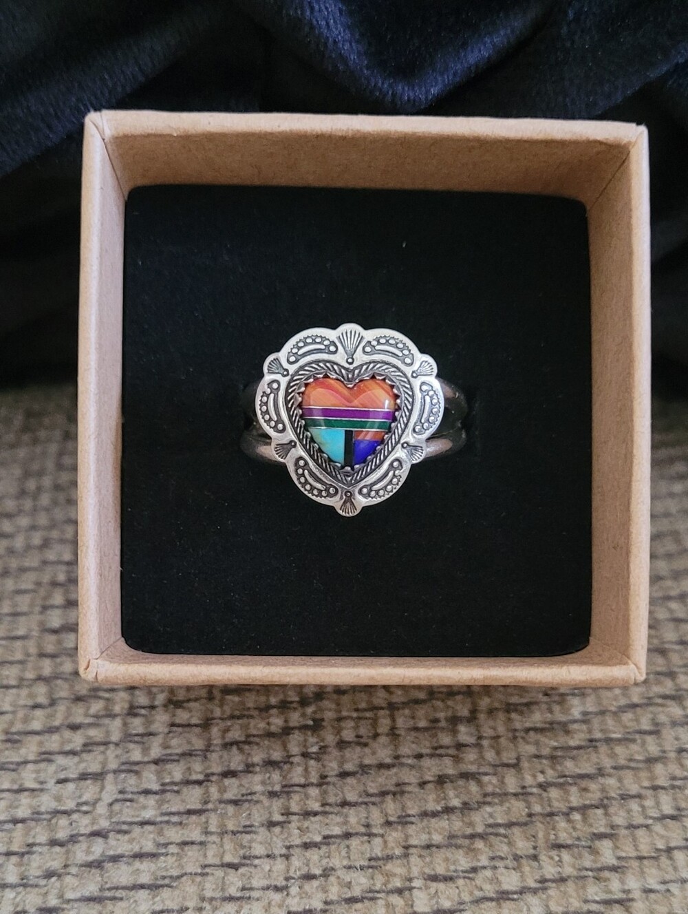 VINTAGE Q.T.O STERLING 925 SILVER  HEART INLAY MULTI STONE RING